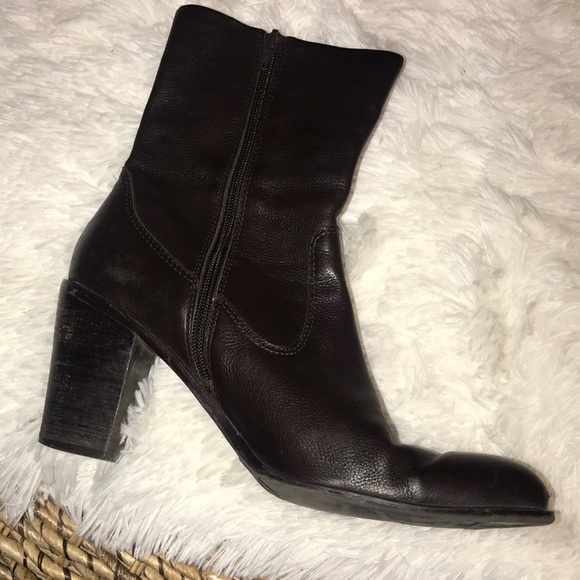 Enzo Brown Boots - Picture 7 of 9